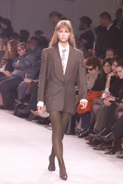 Look 1